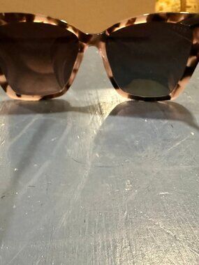 Diff Becky II HM-TF30P 56-17-146 PRC Polarized Cateye Sunglasses